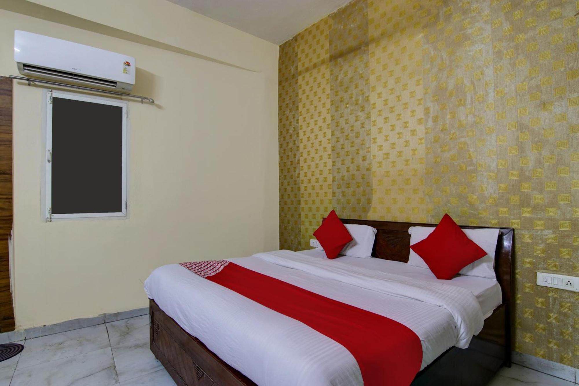 Hotel Yash House New Delhi Exteriör bild